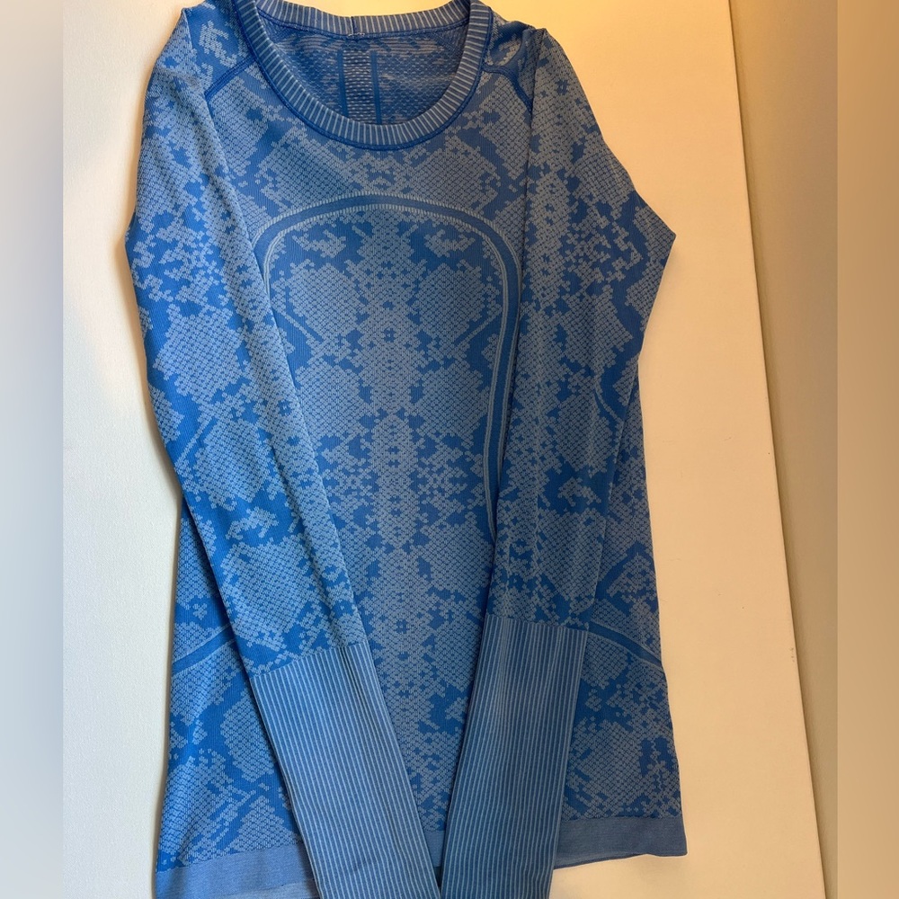 Blue design lululemon long sleeve size 4